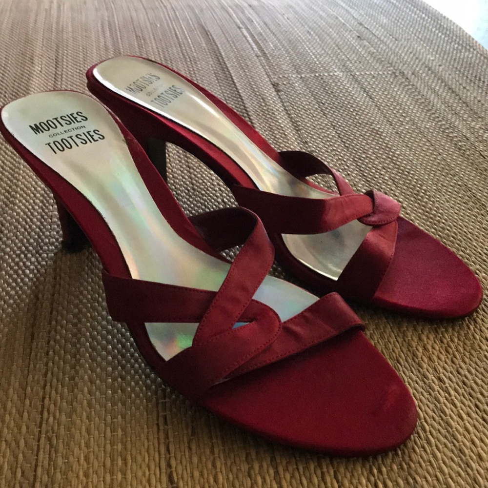 Moot does collection Tootsies flip flop heels Sz 9